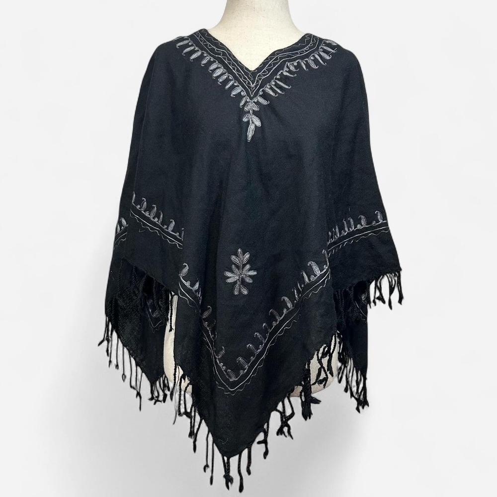 Cashmina by Berkshire 100% Wool Fringe‎ Poncho Floral Embroodered Boho Western